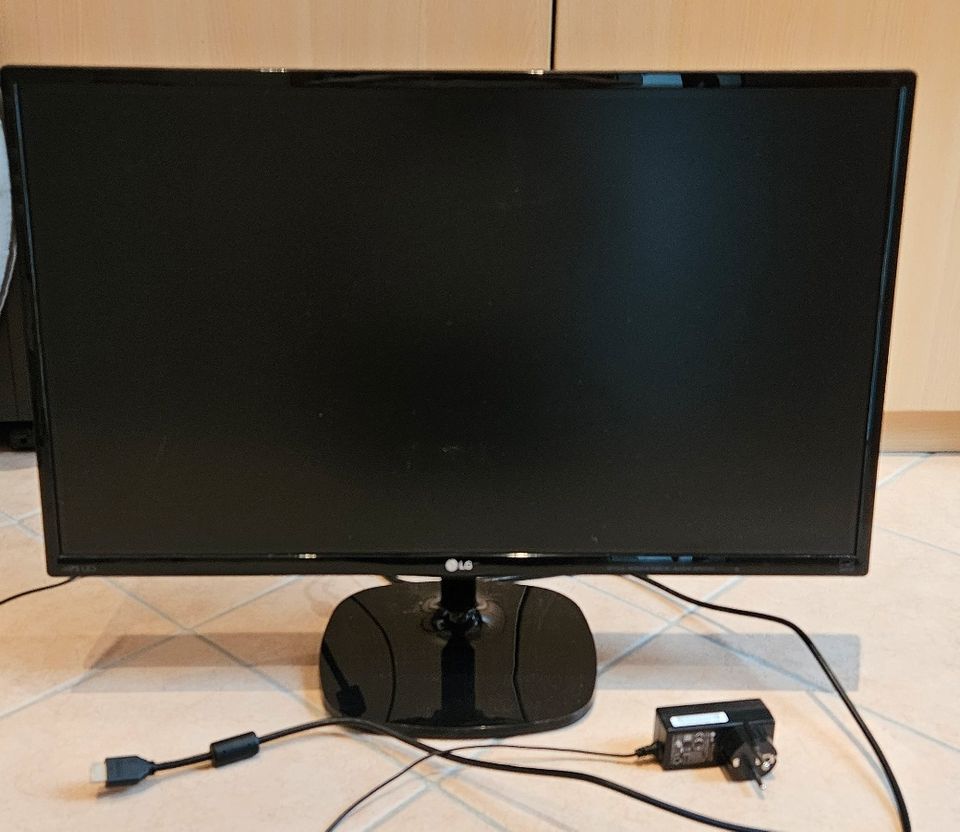LG LED Monitor mit 68,58 cm (27 Zoll) 1920 x 1080 in Nordhorn