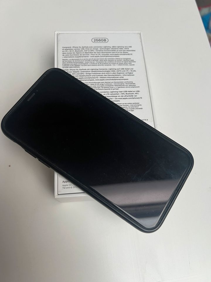 iPhone XS 256GB in Space Gray – Sehr guter Zustand in Berlin