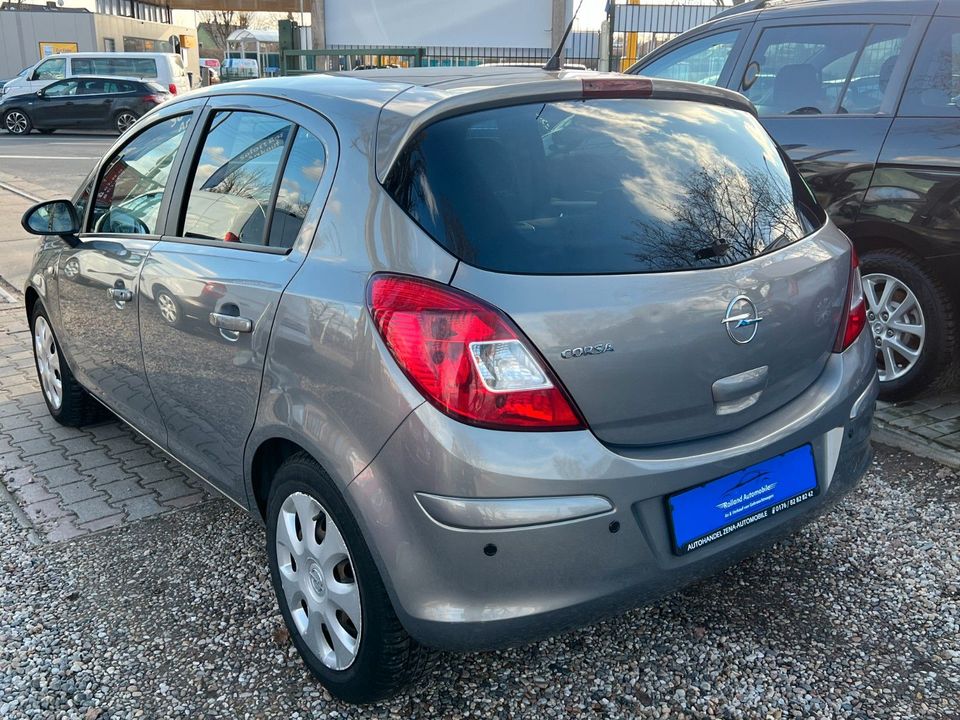 Opel Corsa D "111 Jahre"*2.HD*Klima*Aut*PDC*TÜV NEU in Berlin