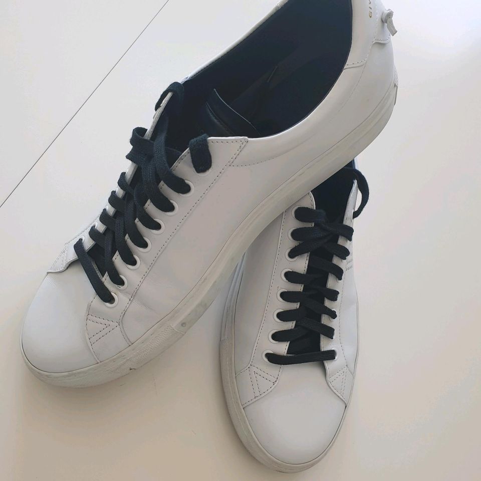 Givenchy Sneaker Größe 46 in Kühlungsborn