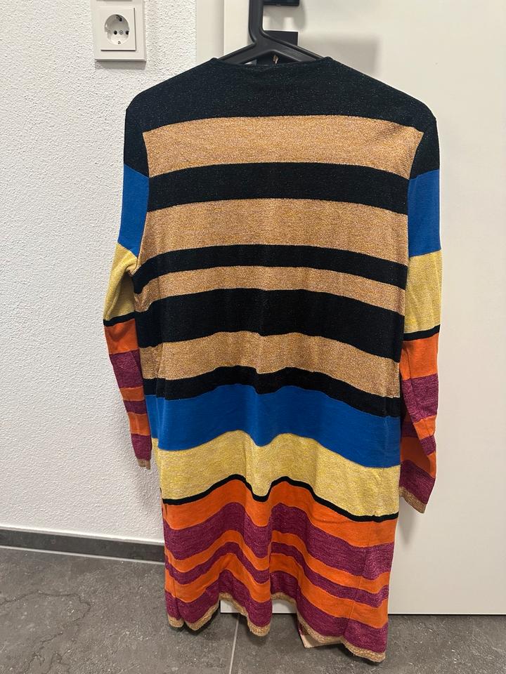 Oui Cardigan Glitzer Gr. 36 wie Neu in Unterföhring