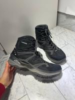 Lowa Trecking Schuhe Stiefel Sneaker schwarz Leder 45 Wanderschuh Nordrhein-Westfalen - Oberhausen Vorschau