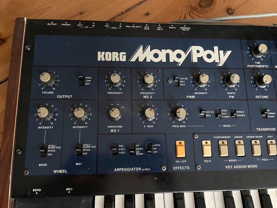 Korg Mono/Poly Vintage Analog Synth Synthesizer in Berlin