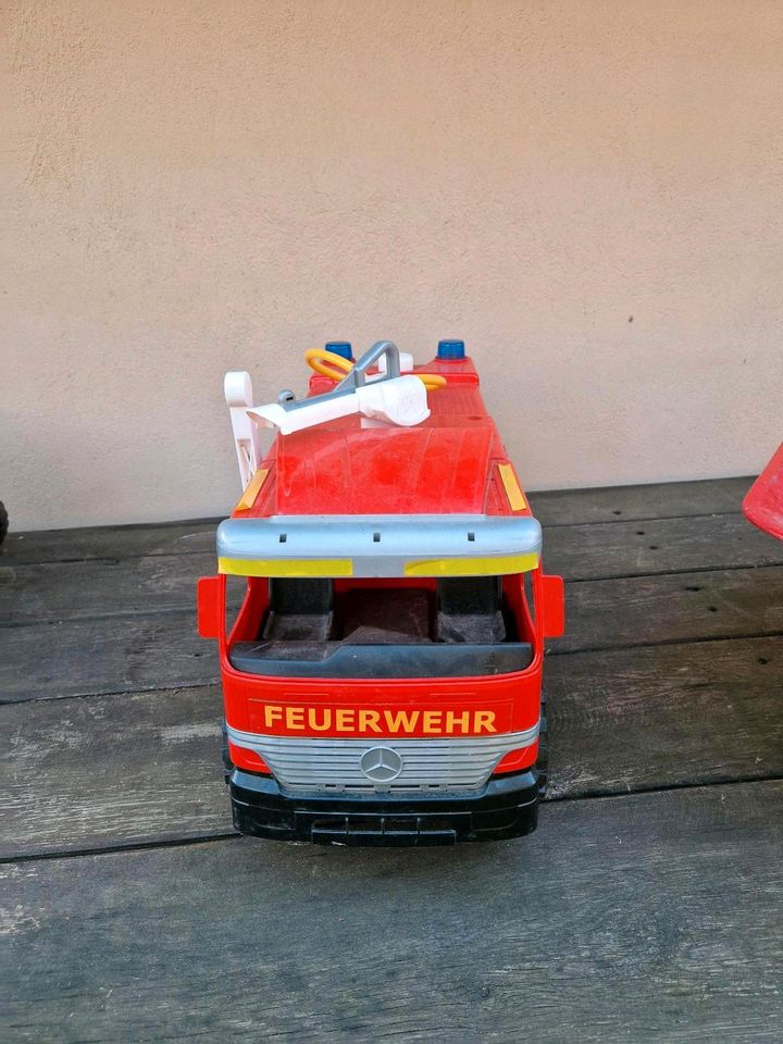 Großes Feuerwehrauto für draußen 65cm in Barleben
