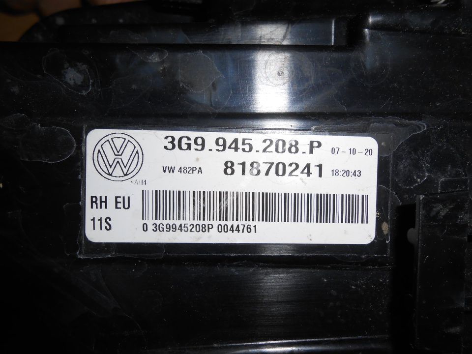 VW Rücklicht re außen 3G9 945 208P in Zahna