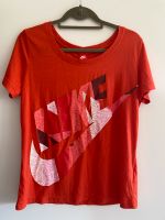 T-Shirt von Nike Gr.S in rot Schleswig-Holstein - Lübeck Vorschau