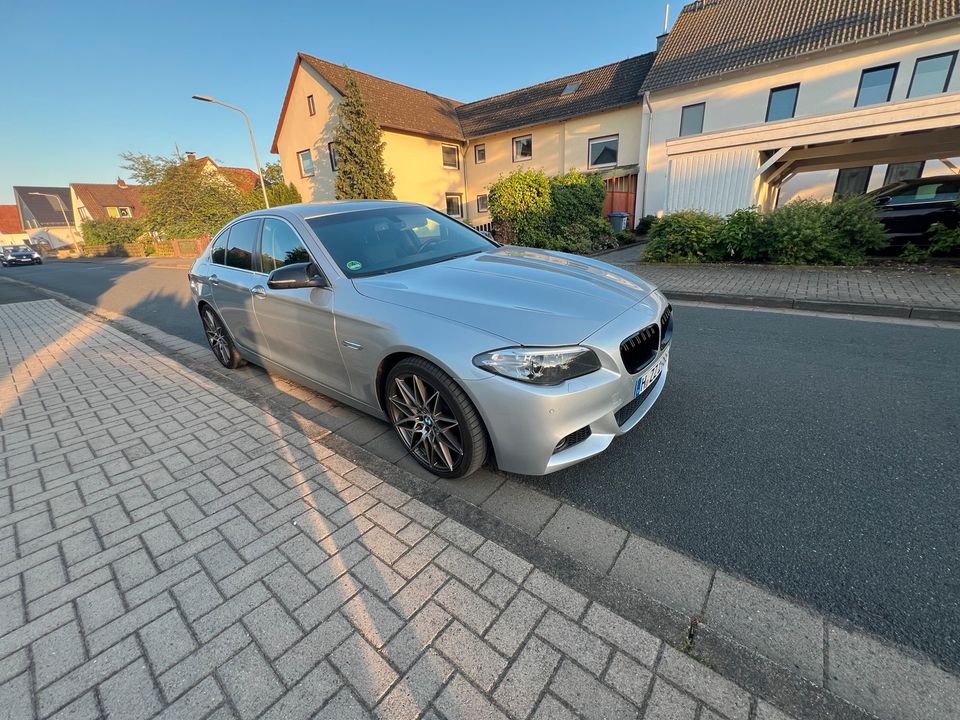 BMW 550i Xdrive F10/F11/kein F90 Tüv Neu Leder Xenon in Garbsen