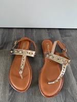 Tamaris Sandalen Gold Nieten 39 Niedersachsen - Nörten-Hardenberg Vorschau