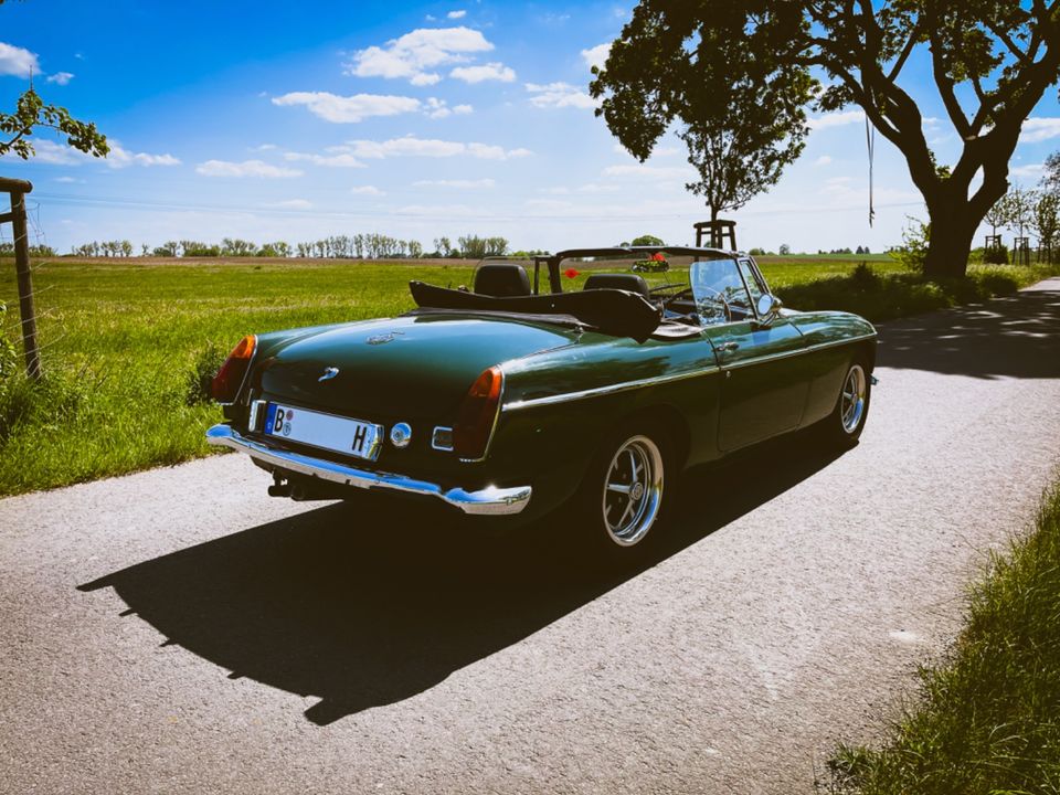 MG MGB Cabrio/ Roadster, Oldtimer, Overdrive, RHD in Bernau