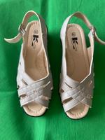 Sandalen  top Zustand Gr. 39 Herrstein - Mittelreidenbach Vorschau