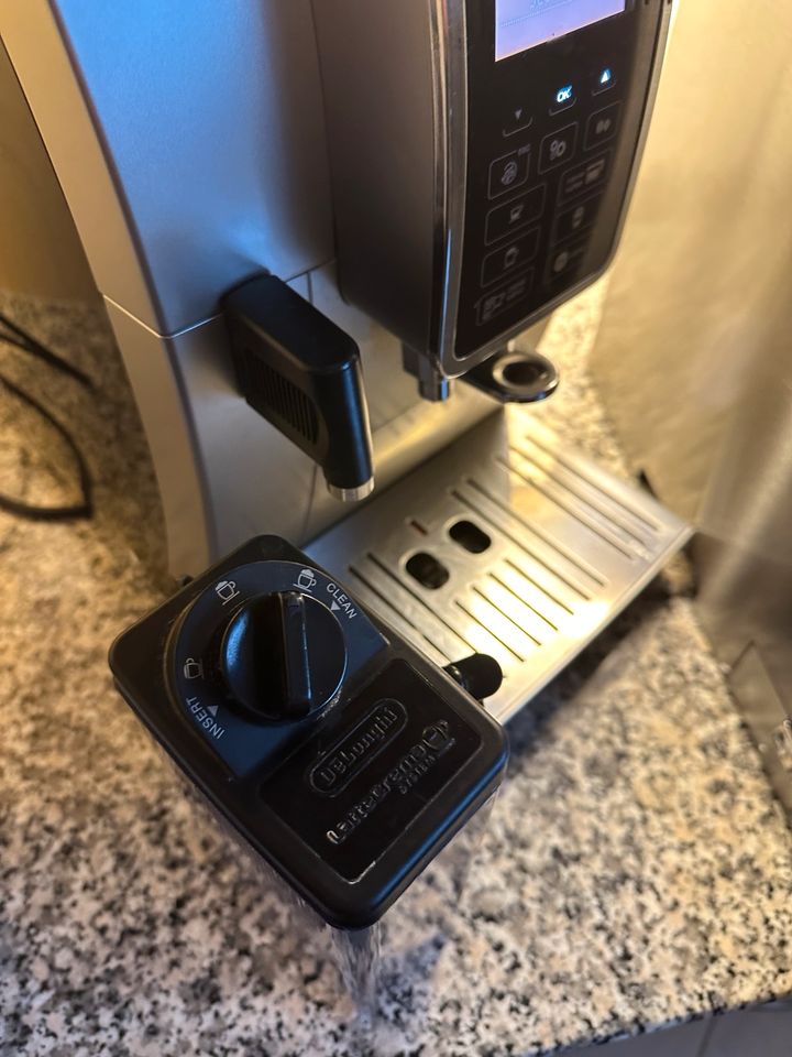 Delonghi ecam352.57.SB vollautomatisch Kaffeemaschine in Berlin
