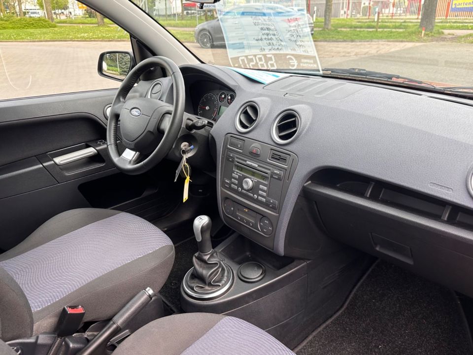 Ford Fusion 1,4 16V Ambiente,1.HAND,KLIMAUTOMATIK in Kevelaer