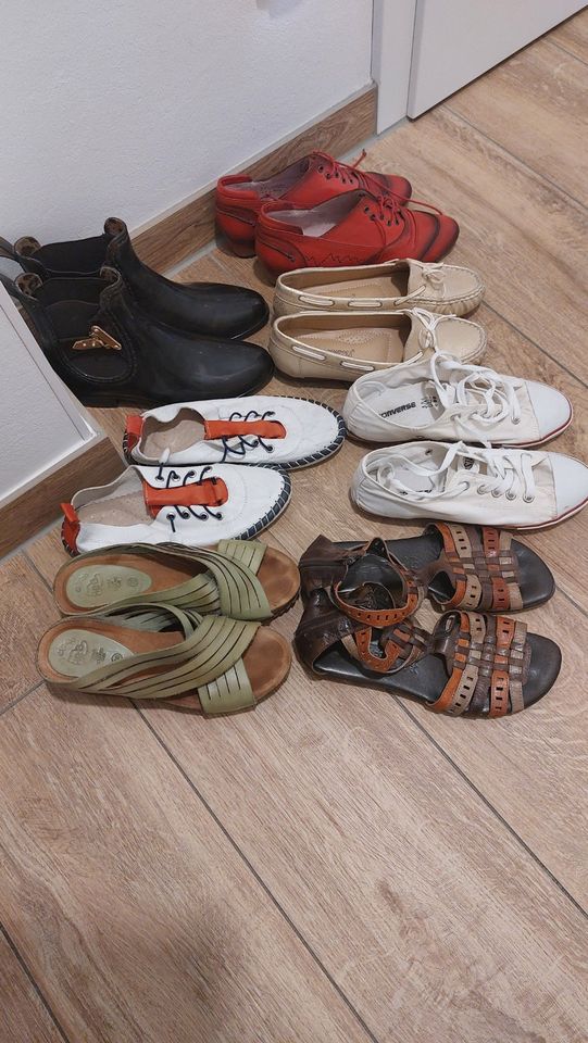 Schuhpaket gebraucht Gr.37 in Wismar