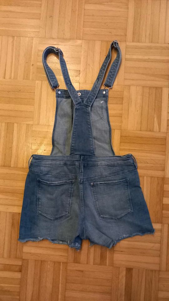 Latzhose jeans kurz Gr.170 in Ahlen