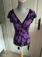 Neues T-Shirt Gr. S lila Blumen Nordrhein-Westfalen - Marl Vorschau