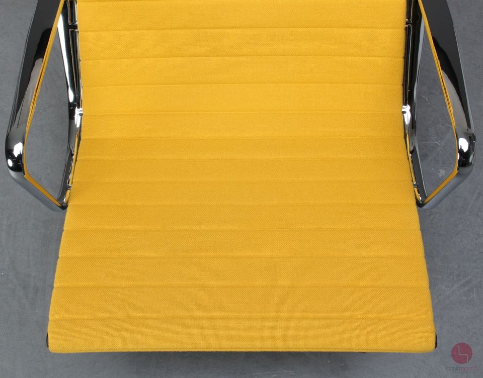 Vitra Eames Aluminium chair EA 124 Lounge Sessel Gelb Hopsak TOP in Würzburg