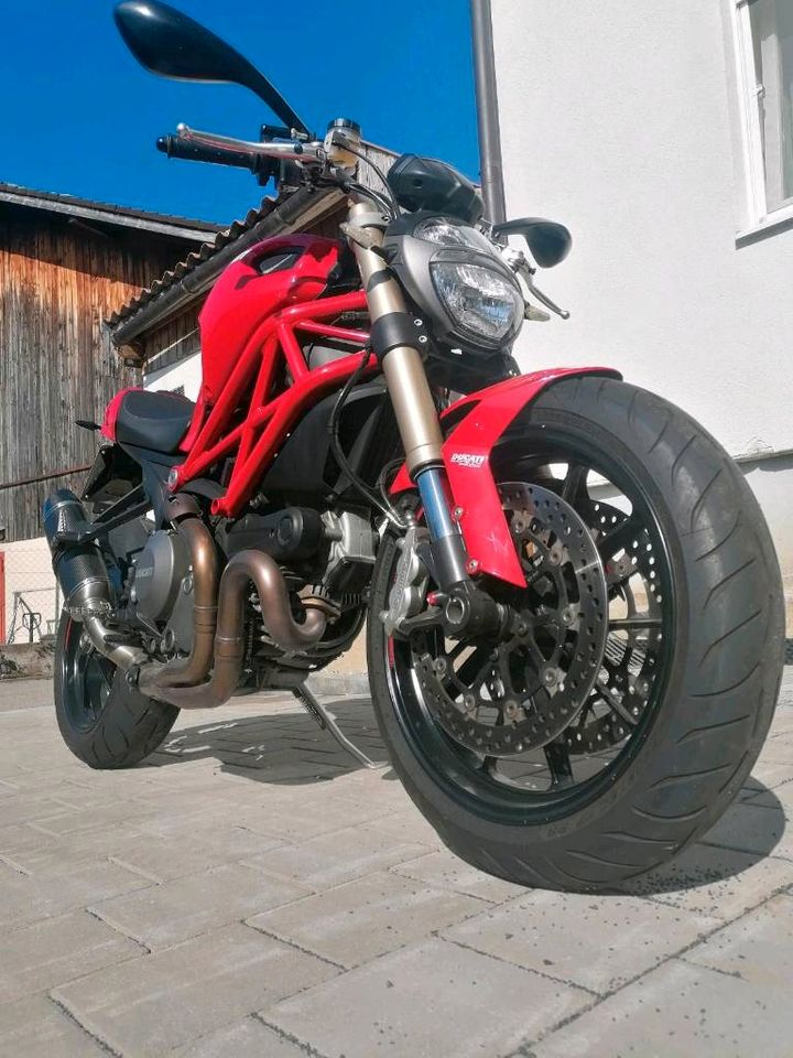 Ducati Monster EVO 1100 in Rosenheim