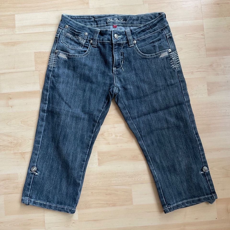 Jeans ¾ Hose Kindergröße M von Blind Date in Kempten