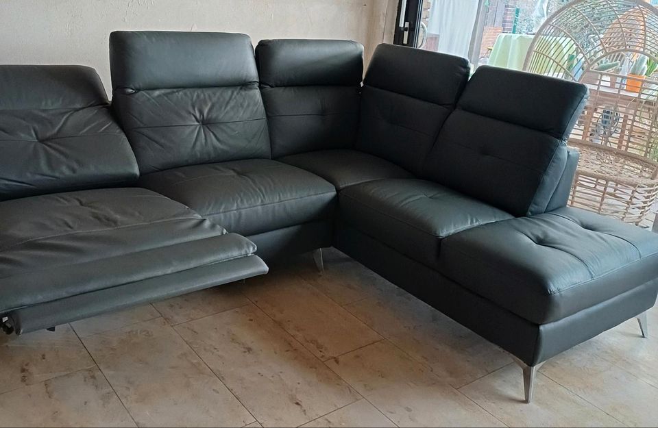 Schwarze Ledercouch, Relaxfunktion, elektrisch, Couch, Leder in Castrop-Rauxel