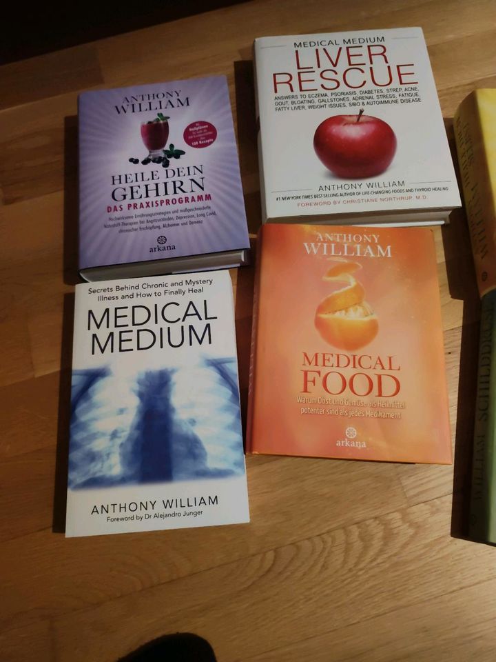 Medical Medium 6 Bücher in Lübeck