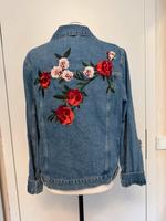 NA-KD Jacke Jeansjacke gestickte Rosen am Rücken Gr.36 Bayern - Ebermannstadt Vorschau