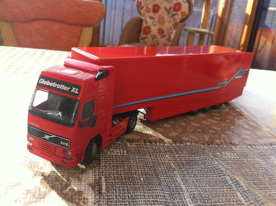 CONRAD M 1:50 VOLVO F Modelle in Niederstotzingen