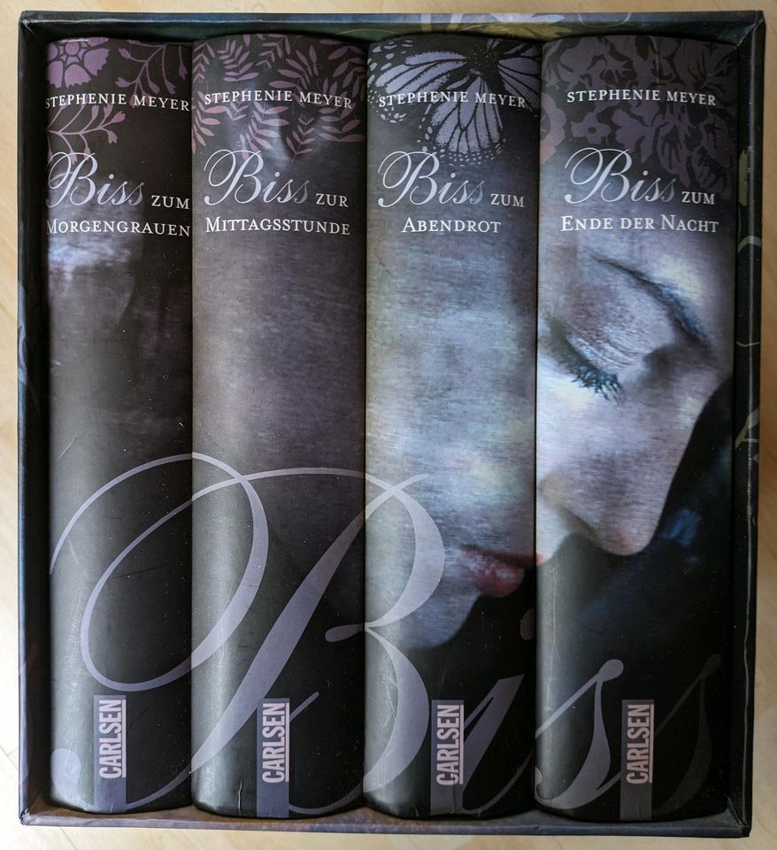 Bücher Stephenie Meyer im Schuber 'Biss zum...' in Besigheim