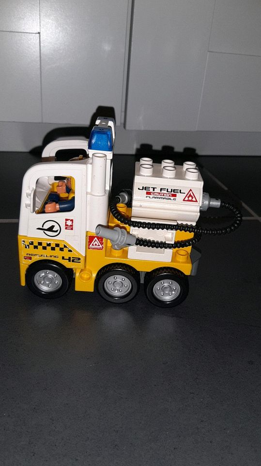 Lego Duplo Lkw Flughafen Tankwagen in Oberhausen