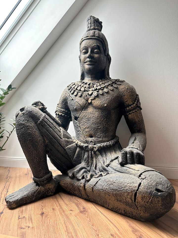 Buddha riesengroß Statur in Neu Wulmstorf