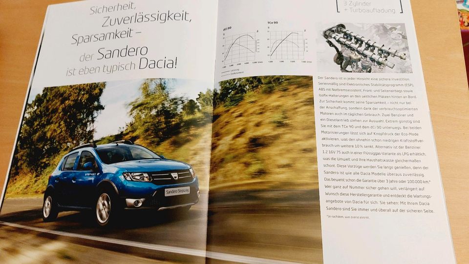 Dacia Sandero Stepway Sondermodell Celebration Prospekt von 2015 in Leverkusen