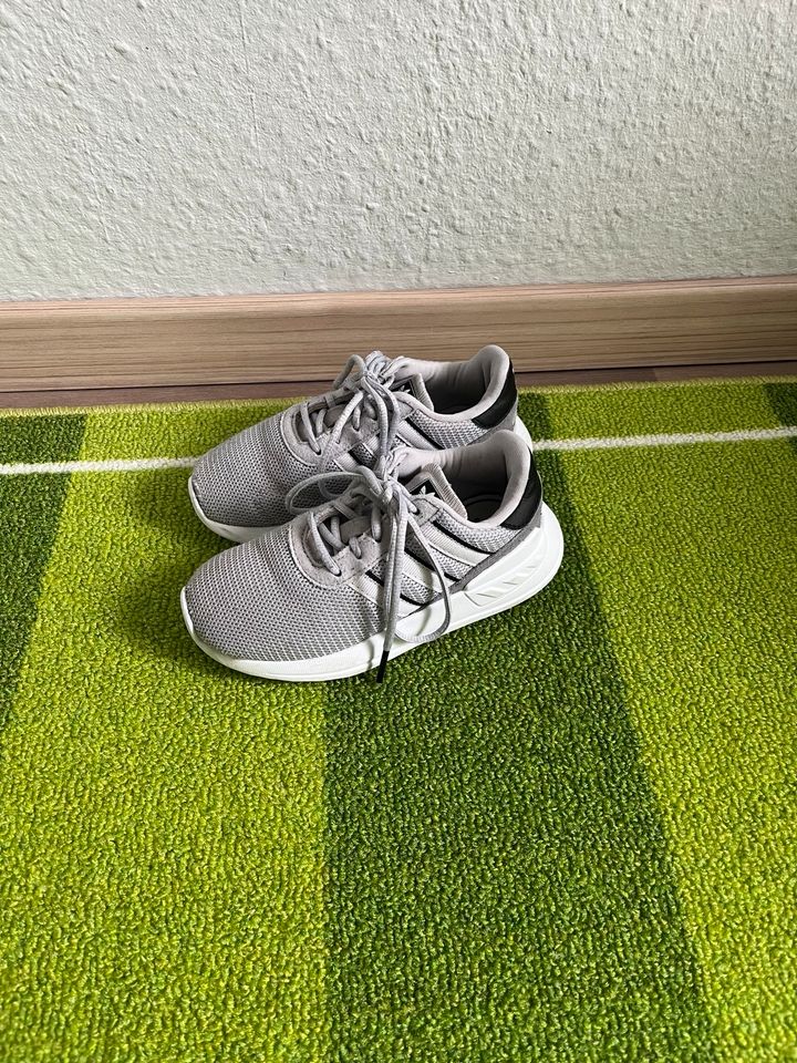 Adidas Sneaker la trainer lite Größe 28 in Berlin