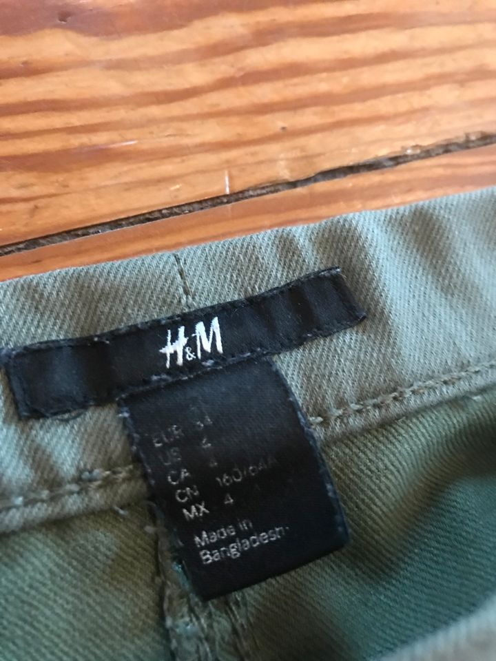 2 Hosen Jeggings von H&M Gr. 34 xs in Tremsbüttel