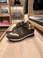 Valentino Camouflage Soul Rockstud  Gr.38 Frankfurt am Main - Fechenheim Vorschau