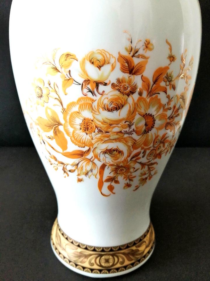 Vase/Edle Keramik Deckel-Blumenvase/Handgefertigt/Floraldekor in St. Georgen