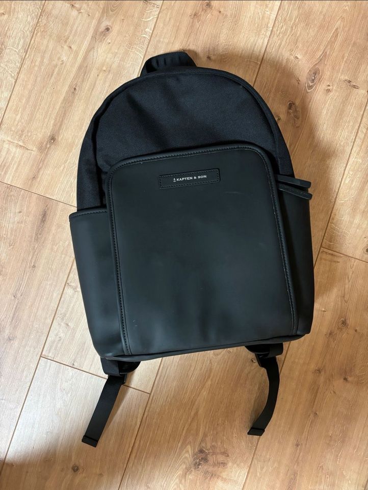 Kapten and Son Aalborg Rucksack in schwarz in Boostedt