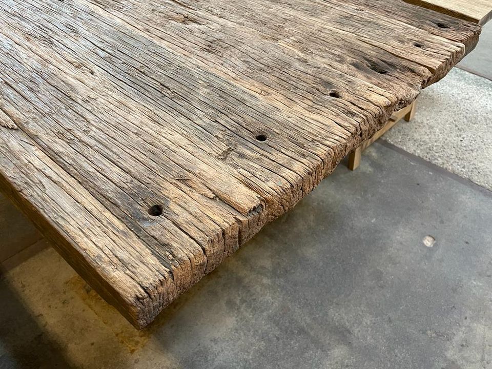 Handgefertigte Eichentische aus 300 Jahre altem Holz: UNIKAT! in Essen