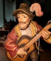 Musiker mit Gitarre Musikant holzgeschnitzt Holzfigur Bayern - Gachenbach Vorschau