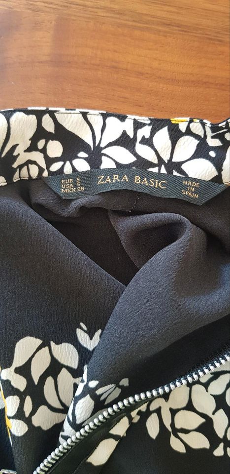 Zara Basic schöne Bluse für Damen Gr. S Top in Fulda