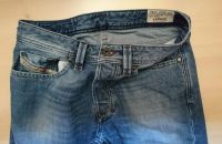 Diesel LARKEE 0R813 Regular Straight Jeans W27/L32 NEU Bayern - Zellingen Vorschau