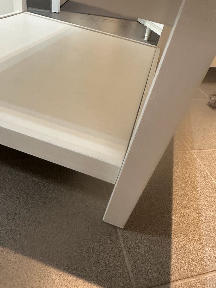Ikea Couchtisch, weiß gebeizt, 90x90 cm in Steinburg