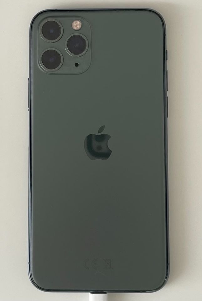 iPhone 11 Pro 64 GB Midnight green in Leverkusen
