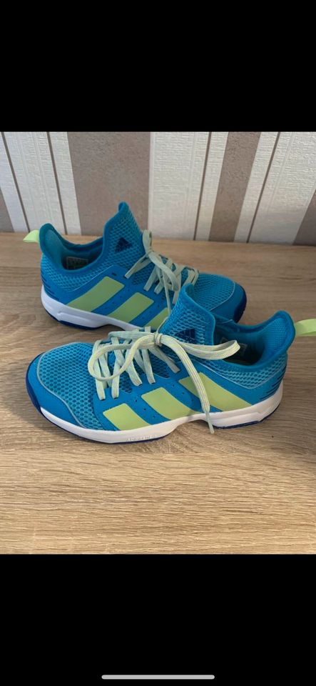 Adidas Turnschuhe Gr 33 in Holle