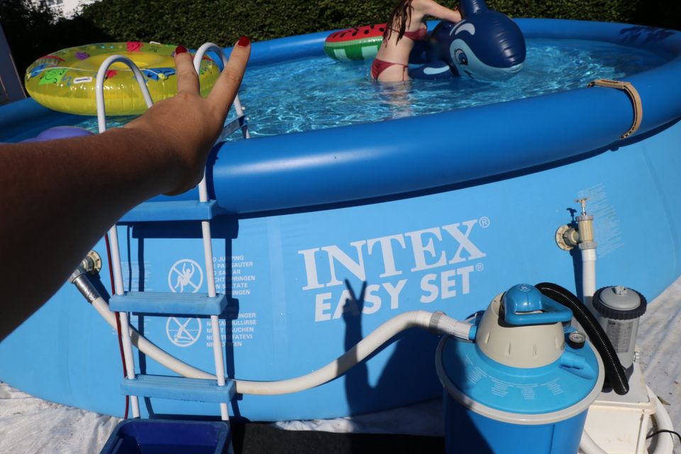 Intex Easy Pool 549 x 107 cm incl. Sandfilteranlage viel Zubehör! in Lappersdorf