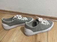 Grauweiße Sneaker | Schnürschuhe | Turnschuhe von Esprit Baden-Württemberg - Ulm Vorschau