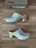 UGG Australia Clog  Abbie Nubbuk Gr. 37 neuwertig Essen - Essen-Werden Vorschau