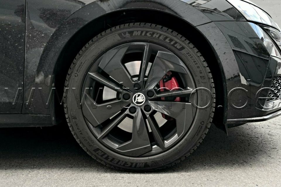 4x Alu Felge COMET 18" black - original - SKODA OCTAVIA 4 /1150€* in Höchberg