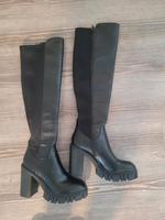 Stiefel Overknees schwarz Plateau Gr.38 Hessen - Gelnhausen Vorschau