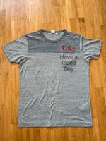 Uniqlo T-Shirt Coca Cola Coke Have a Good Day M grau rot Hessen - Darmstadt Vorschau