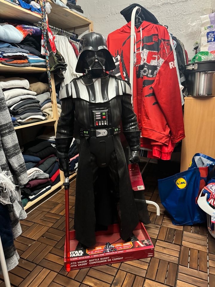 Darth Vader mit Signatur von Spencer Wilding in Köln