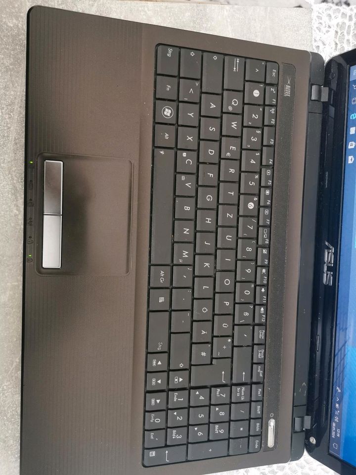 Asus Laptop Windows 10 in Bremen